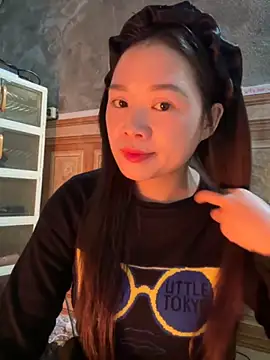 Snapshot of Hellen_111 chatting on November 6, 2:15 am Hellen 111 online show from November 6, 2:15 am