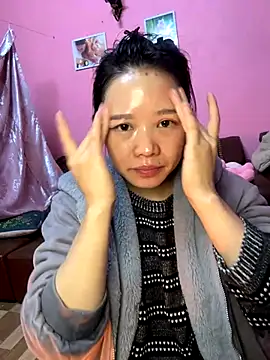 Hellen 111 online show from December 6, 1:38 pm