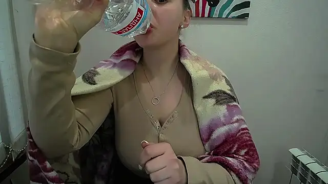  Annabelle Lee online show from April 9, 9:48 am