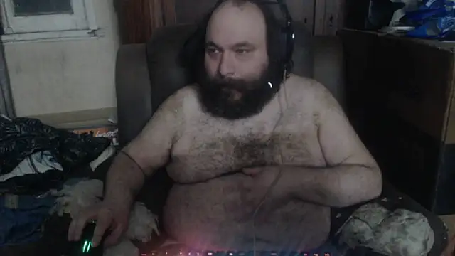 Snapshot of hairyhulk chatting on January 3, 5:39 am hairyhulk online show from January 3, 5:39 am