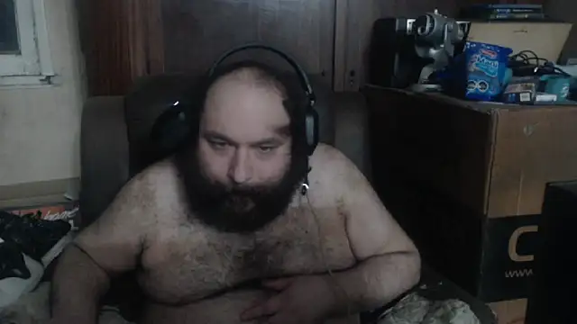 Snapshot of hairyhulk chatting on January 4, 5:37 am hairyhulk online show from January 4, 5:37 am