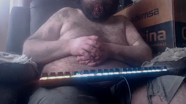 Snapshot of hairyhulk chatting on October 24, 8:41 pm hairyhulk online show from October 24, 8:41 pm