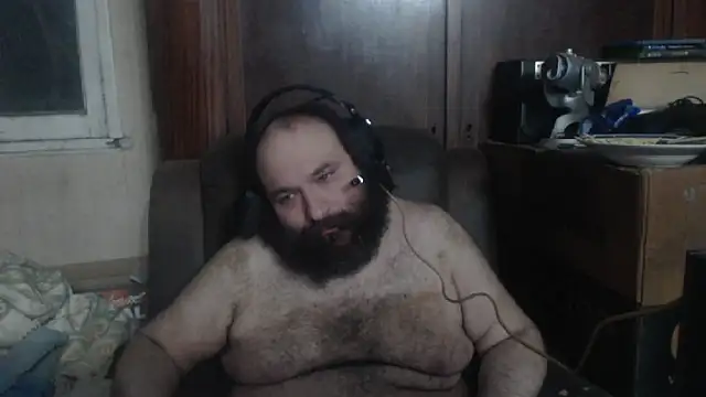 Snapshot of hairyhulk chatting on January 17, 7:51 am hairyhulk online show from January 17, 7:51 am