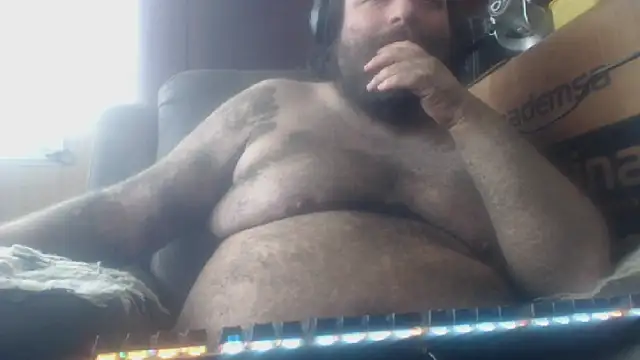 Snapshot of hairyhulk chatting on October 2, 5:16 pm hairyhulk online show from October 2, 5:16 pm