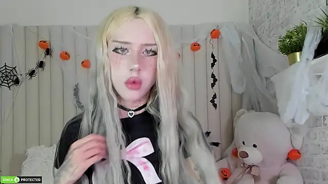 Joy Barker online show from October 31, 1:52 pm