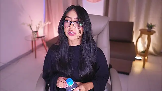 Sara albrecht online show from March 18, 12:39 pm