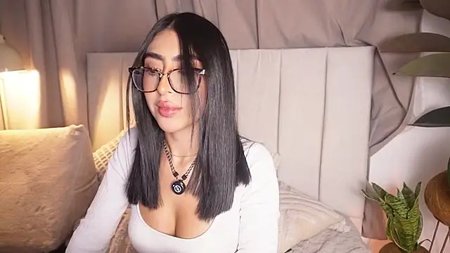 Sara albrecht online show from March 10, 3:32 am