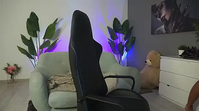 Snapshot of SweetBlondy35 chatting on January 29, 8:04 pm SweetBlondy35 online show from January 29, 8:04 pm