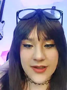 Snapshot of ItsNaiixa chatting on February 2, 4:22 pm ItsNaiixa online show from February 2, 4:22 pm
