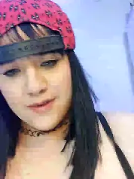 Snapshot of ItsNaiixa chatting on January 19, 2:36 am ItsNaiixa online show from January 19, 2:36 am