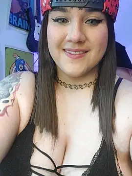 Snapshot of ItsNaiixa chatting on March 9, 12:21 am ItsNaiixa online show from March 9, 12:21 am