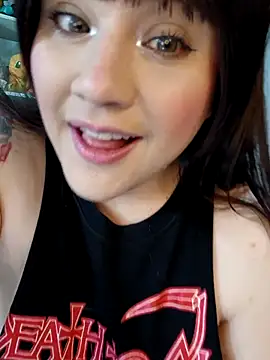 ItsNaiixa online show from April 26, 3:31 pm