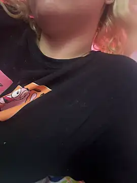 Snapshot of Sweet_MaryJane2 chatting on February 21, 9:06 pm Sweet MaryJane2 online show from February 21, 9:06 pm