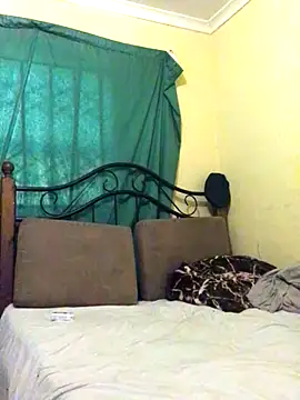 SmallGoodNut online show from December 4, 5:06 am