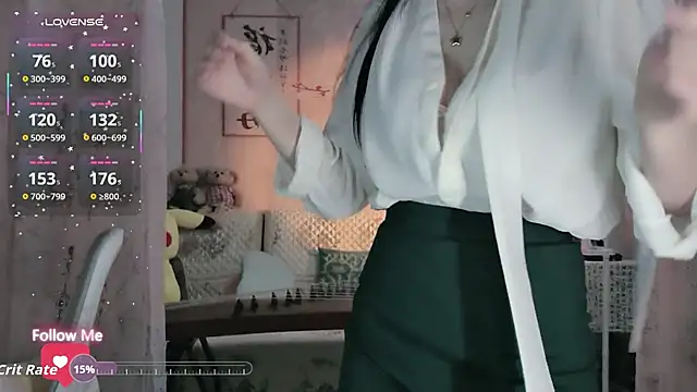 Snapshot of Lisa-s chatting on November 9, 2:04 am Lisa-s online show from November 9, 2:04 am