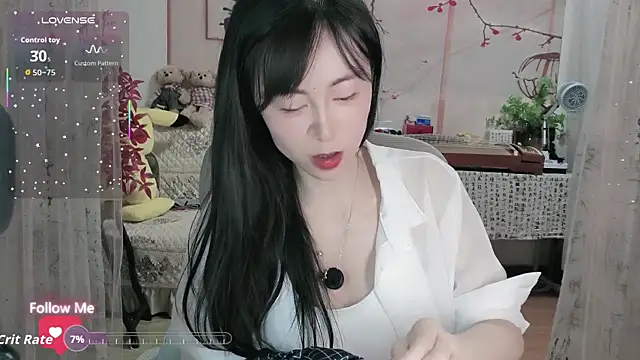 Snapshot of Lisa-s chatting on October 12, 1:45 pm Lisa-s online show from October 12, 1:45 pm