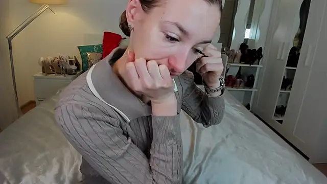 KateRedgar online show from March 20, 5:02 am