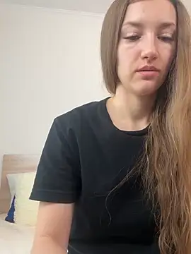 KateRedgar online show from April 20, 1:35 pm