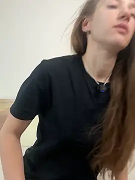 KateRedgar online show from February 3, 1:05 pm