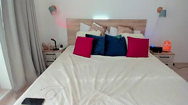 KateRedgar online show from October 3, 8:16 am