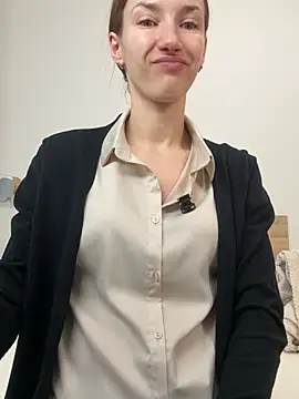 KateRedgar online show from April 3, 2:01 pm