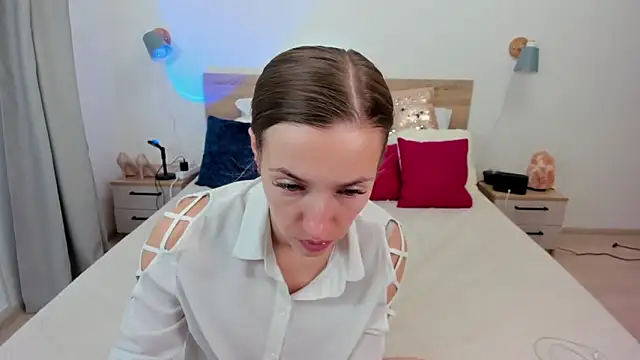 KateRedgar online show from September 22, 8:42 am