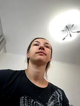 KateRedgar online show from December 5, 9:19 am