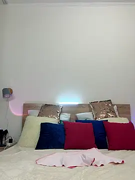 KateRedgar online show from October 25, 1:45 pm