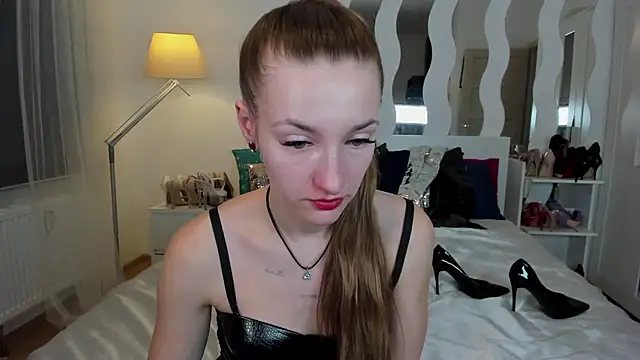 KateRedgar online show from March 19, 6:01 pm