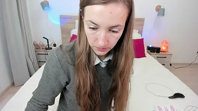 KateRedgar online show from October 6, 7:31 am