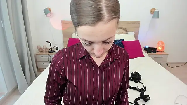 KateRedgar online show from October 9, 11:11 am