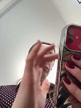 KateRedgar online show from March 14, 1:50 pm