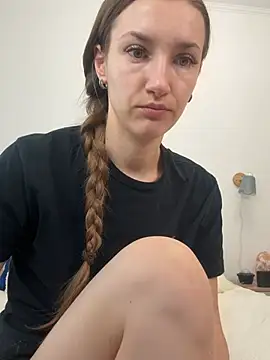 KateRedgar online show from April 18, 10:39 am