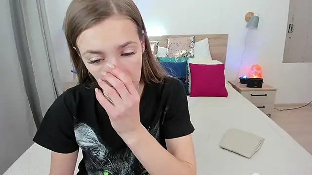 KateRedgar online show from February 5, 4:47 pm