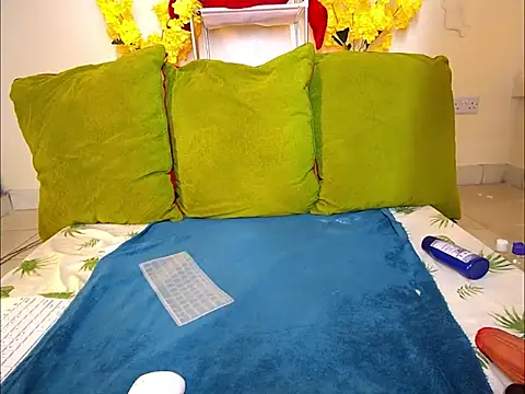 Snapshot of ThelmaKinky chatting on October 14, 7:31 am ThelmaKinky online show from October 14, 7:31 am