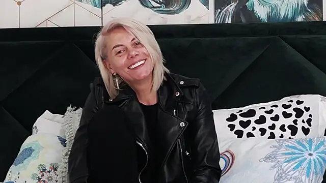 tanyagrey online show from April 24, 5:42 am