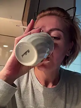 tanyagrey online show from November 5, 6:49 am