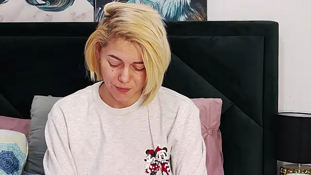 tanyagrey online show from February 25, 6:35 am