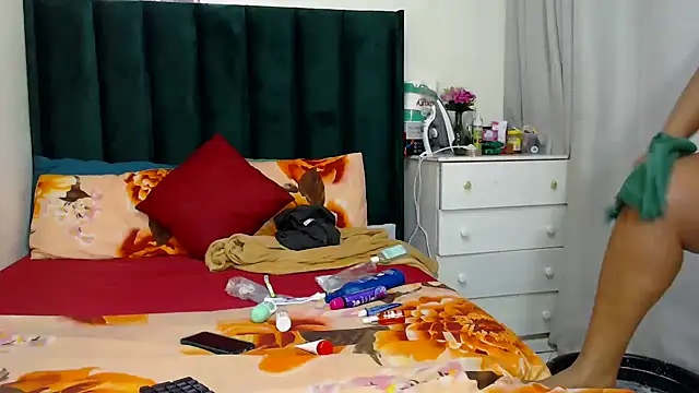 GaggingQueenxx online show from November 26, 1:33 pm