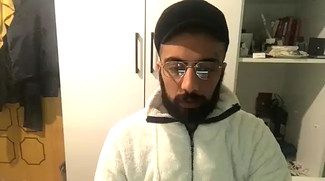 Snapshot of MasterKARATASSAKK chatting on March 1, 8:10 pm MasterKARATASSAKK online show from March 1, 8:10 pm