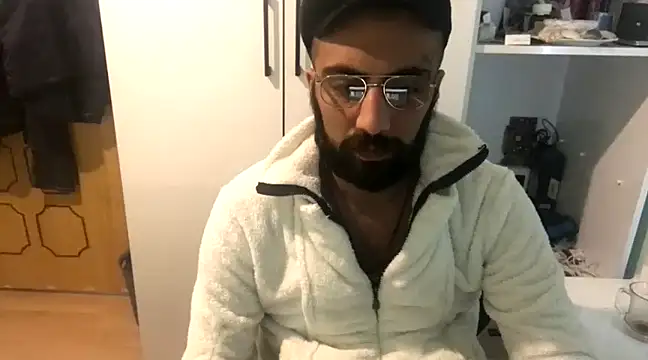 Snapshot of MasterKARATASSAKK chatting on March 1, 11:17 am MasterKARATASSAKK online show from March 1, 11:17 am