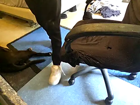 Migaruo online show from April 14, 5:07 pm