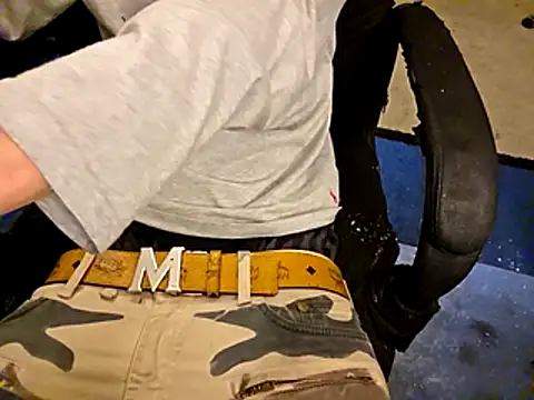 Migaruo online show from April 19, 4:57 am