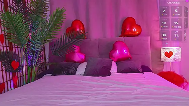 Mia  Peach online show from February 12, 8:29 pm