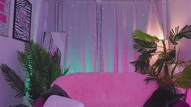 Mia  Peach online show from March 12, 10:39 pm