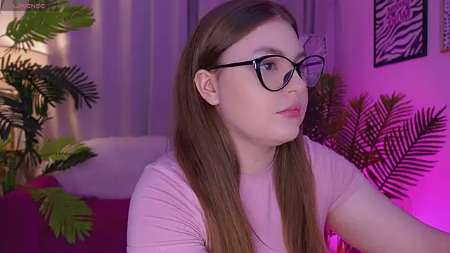 Mia  Peach online show from February 26, 11:52 pm