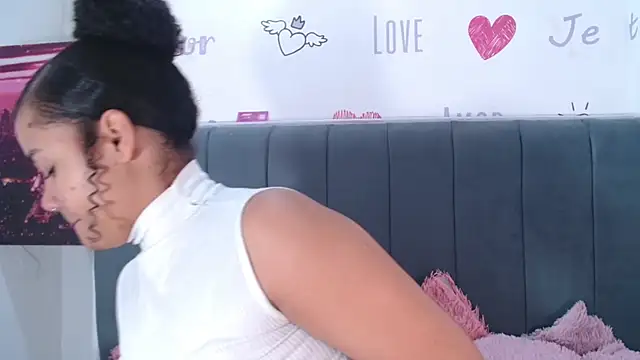 Snapshot of KittyBrookex chatting on November 5, 1:36 pm KittyBrookex online show from November 5, 1:36 pm