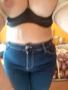 lamorbosa37 online show from January 15, 12:30 pm