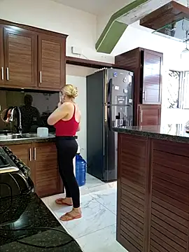 lamorbosa37 online show from March 5, 10:10 pm