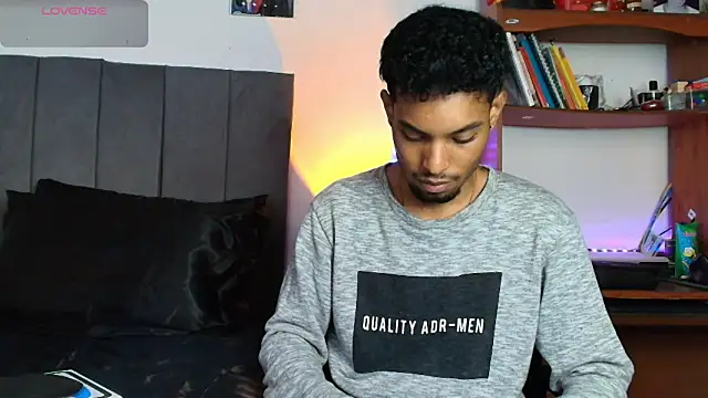 Snapshot of colinbrown chatting on September 30, 3:40 pm colinbrown online show from September 30, 3:40 pm